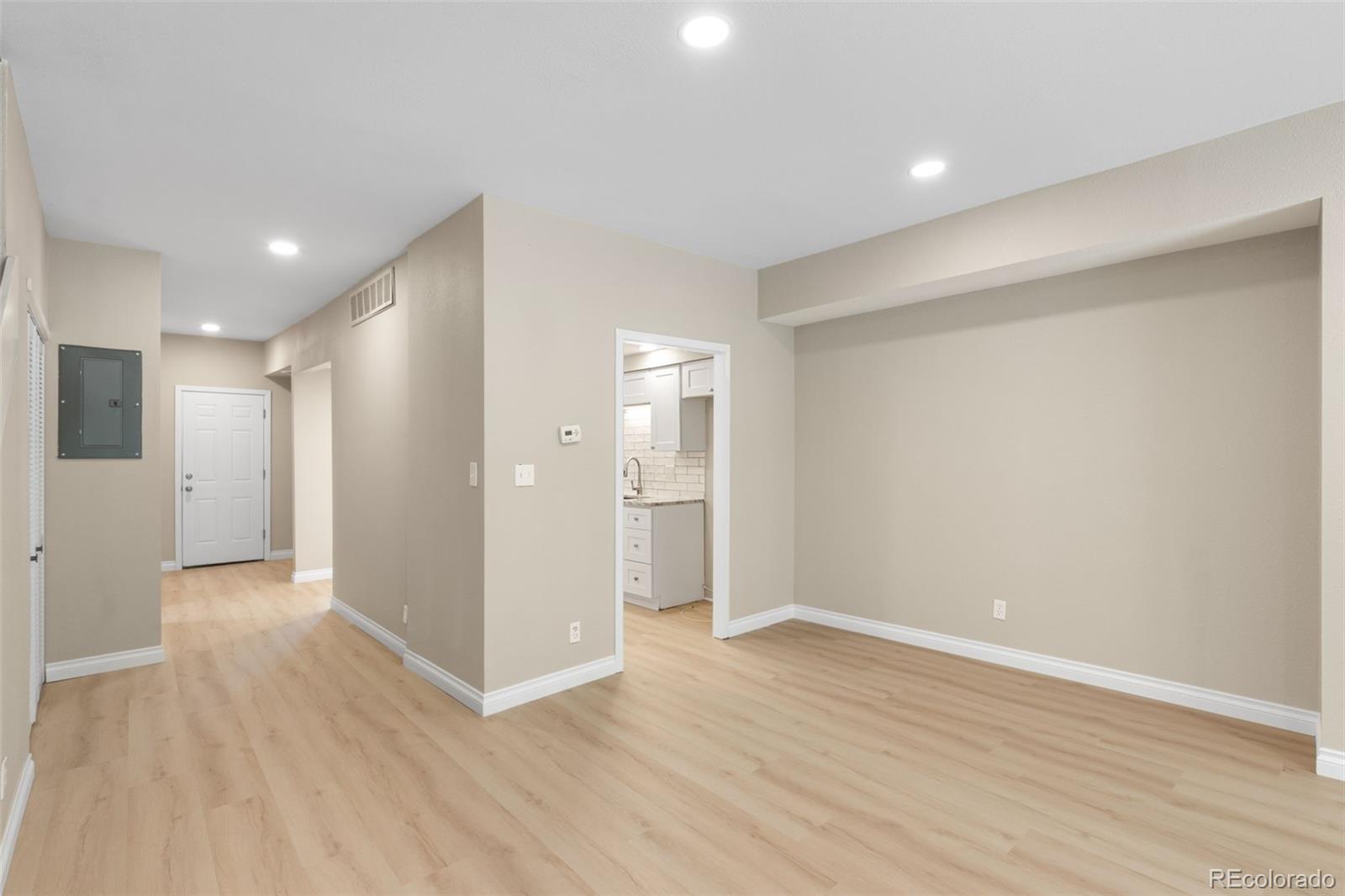 MLS Image #7 for 4250 s olive street,denver, Colorado