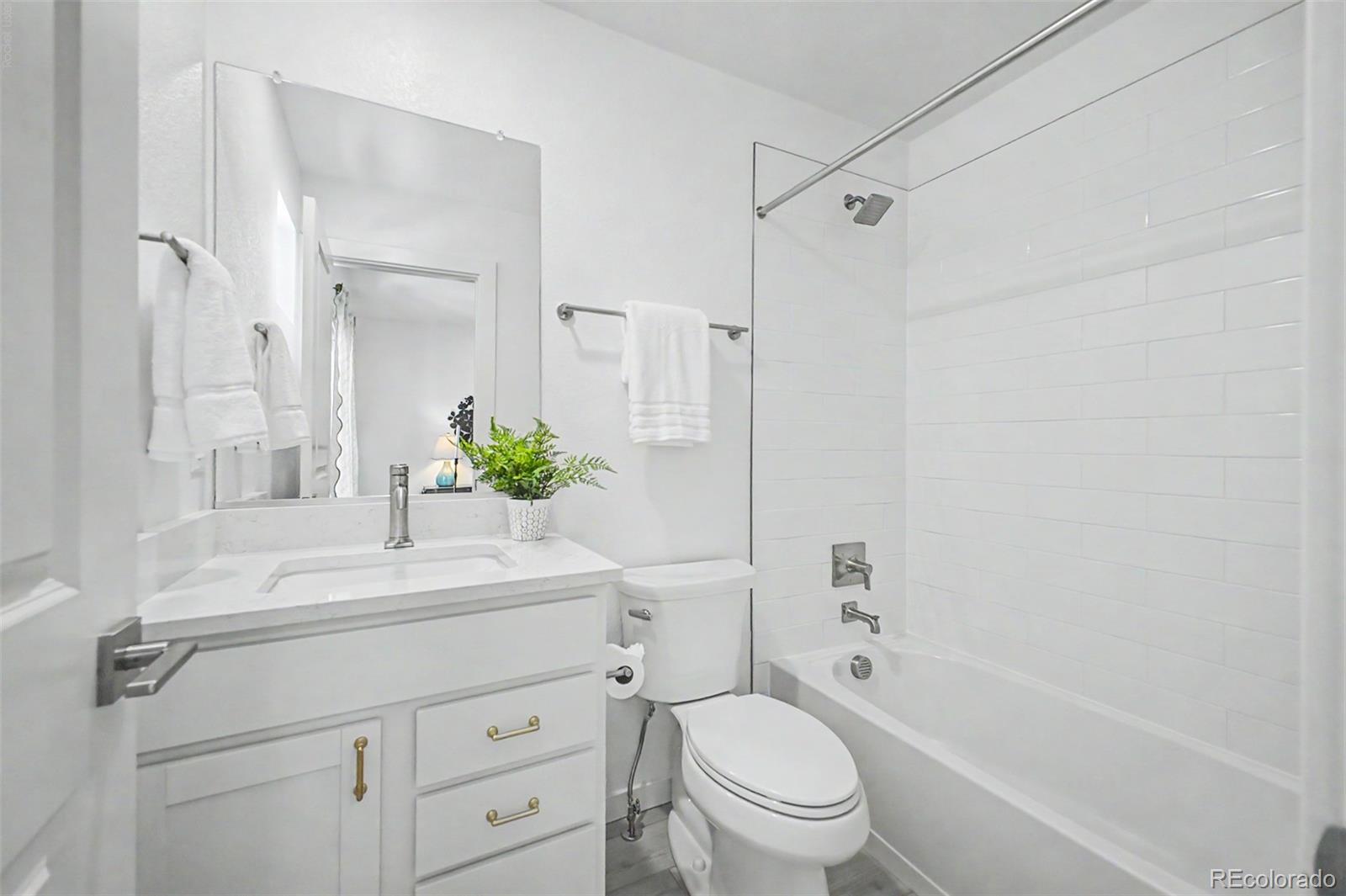 MLS Image #26 for 2046 s holly street,denver, Colorado