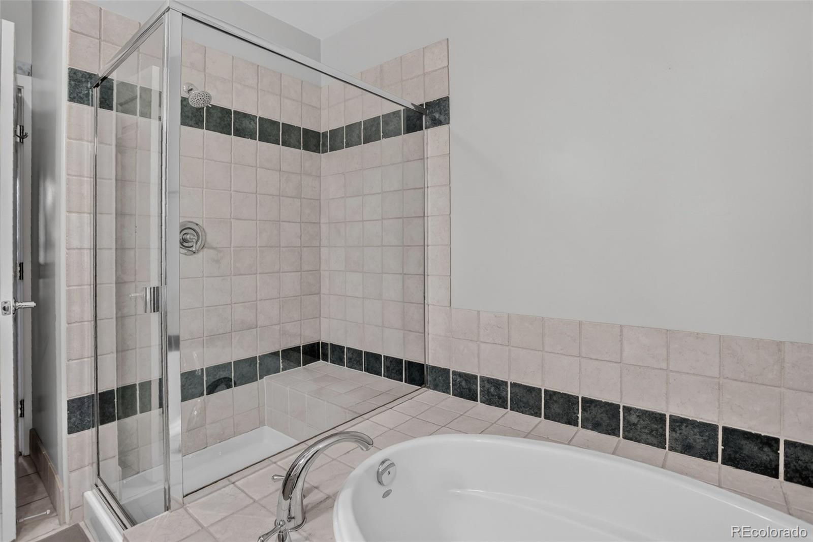 MLS Image #19 for 4875 s monaco street,denver, Colorado