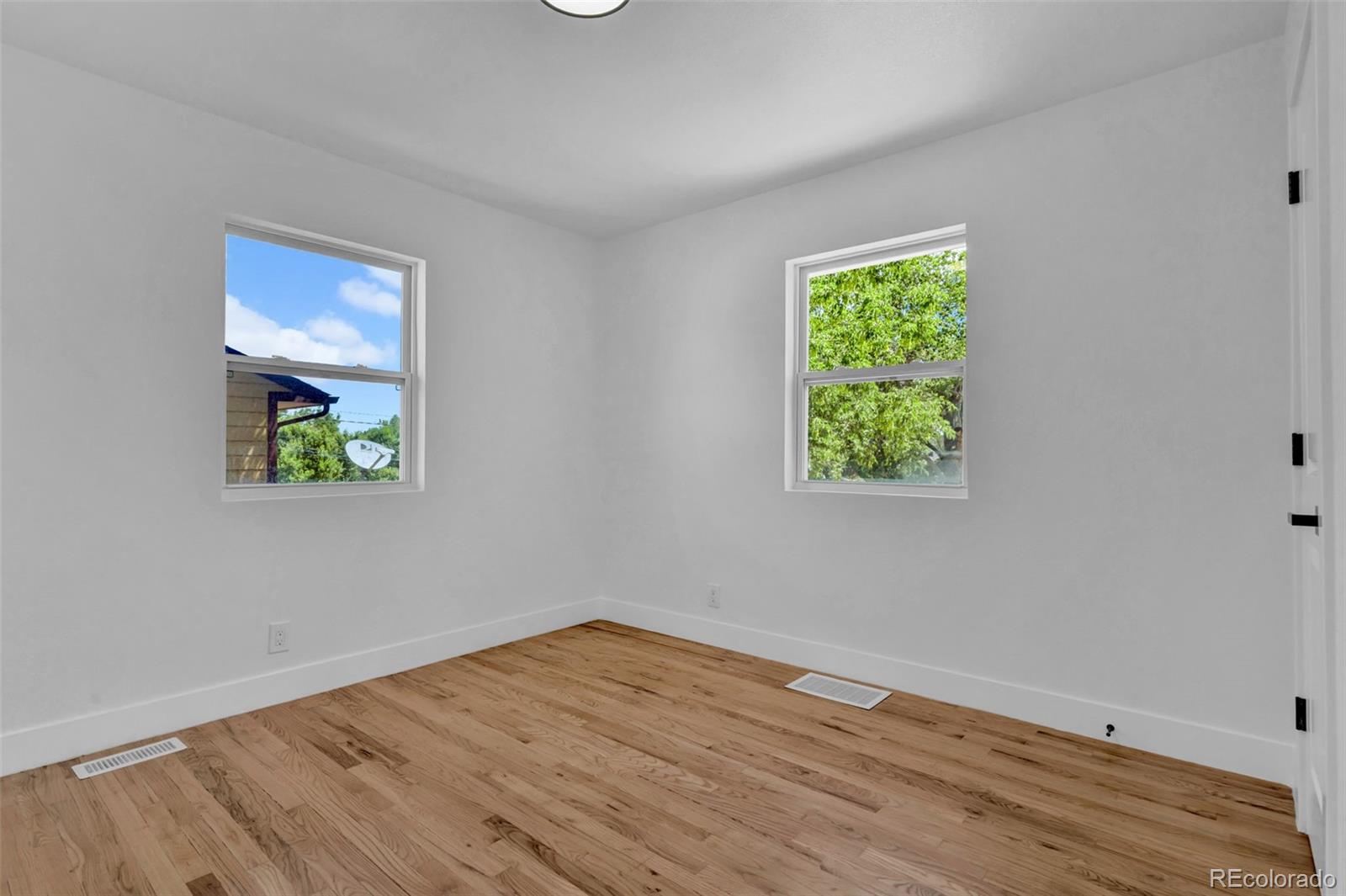 MLS Image #14 for 828  irving street,denver, Colorado