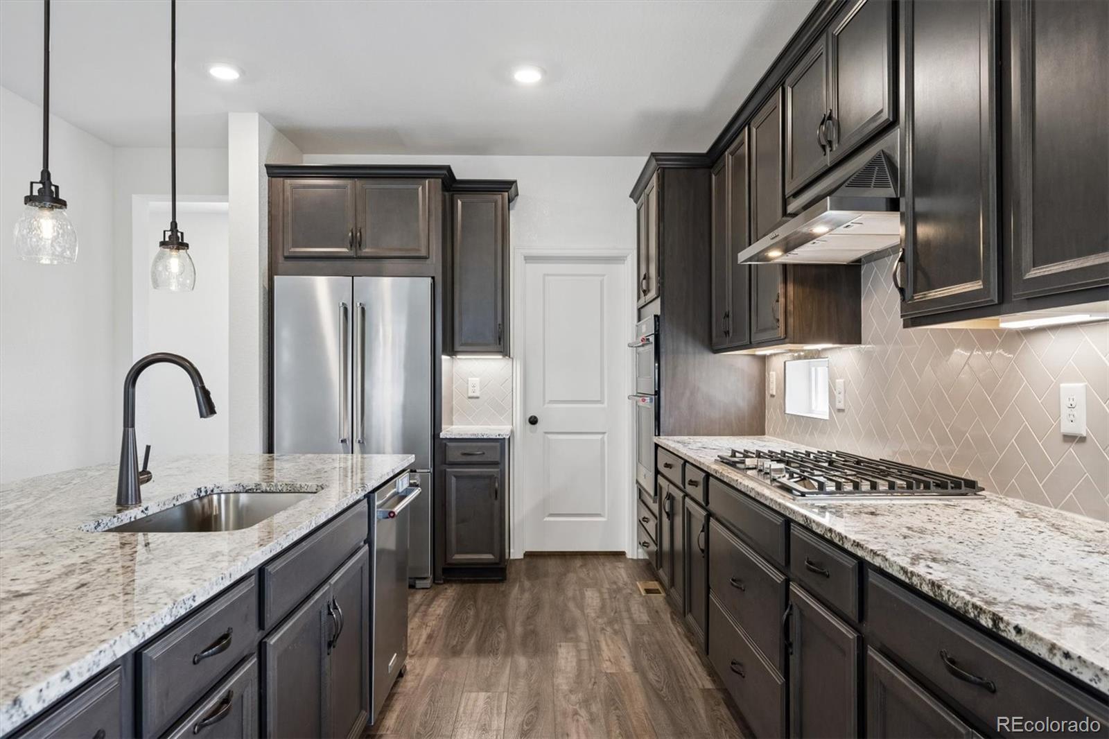 MLS Image #12 for 21098 e 61st drive,aurora, Colorado