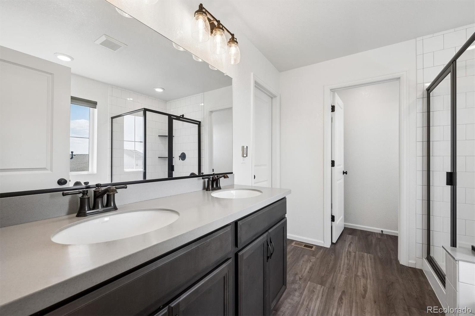 MLS Image #5 for 21098 e 61st drive,aurora, Colorado