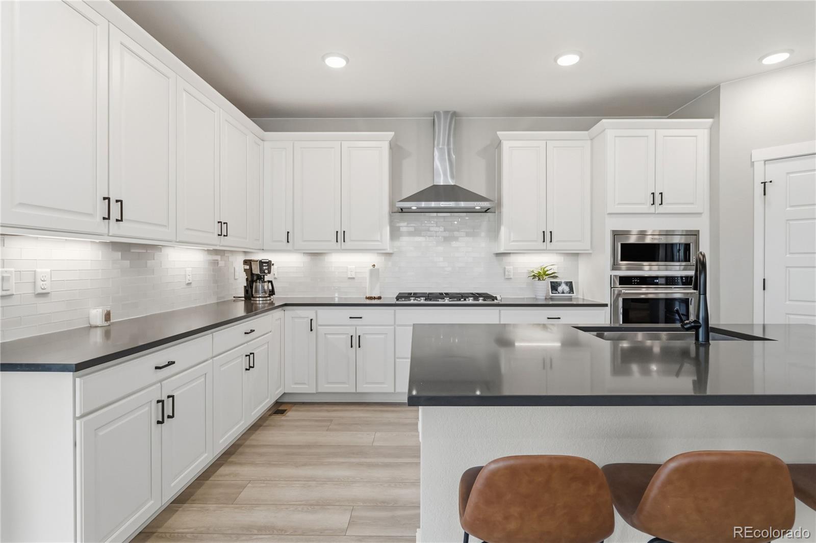 MLS Image #11 for 2169 s orion street,denver, Colorado