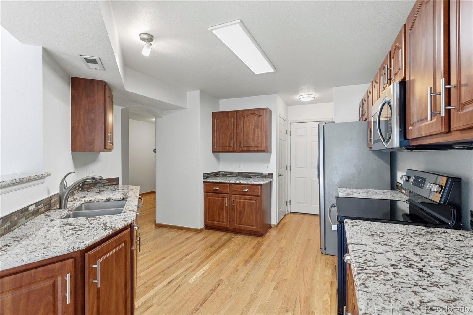 MLS Image #11 for 19174 e wyoming drive,aurora, Colorado