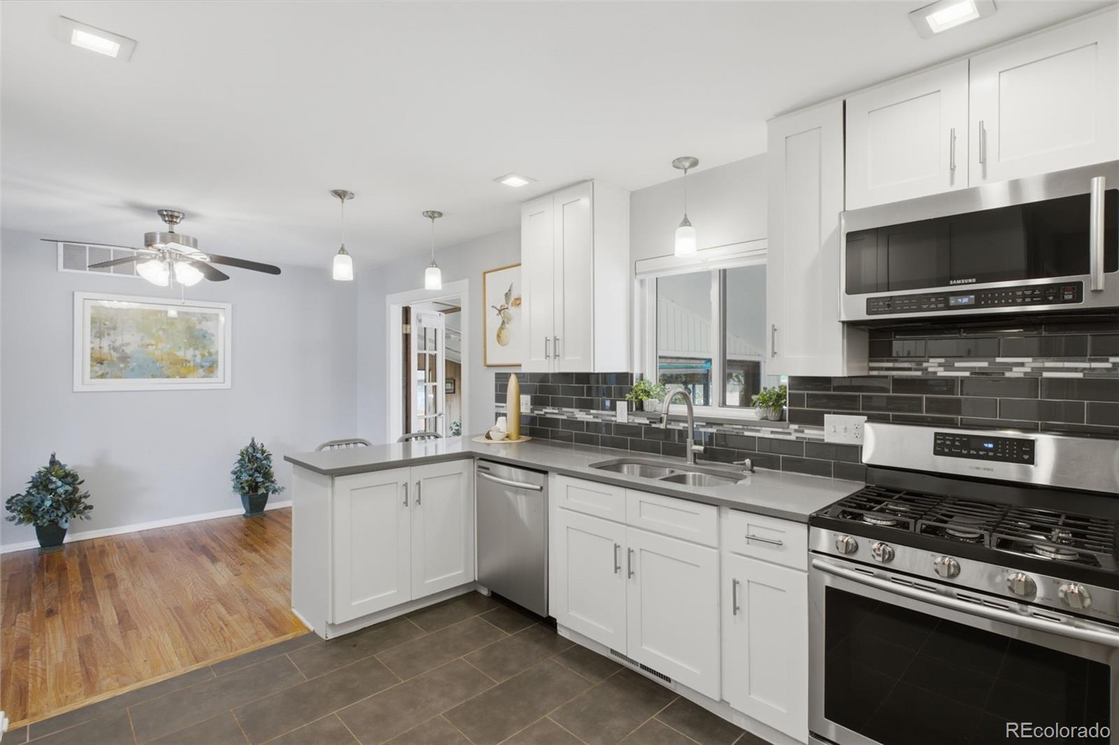 MLS Image #13 for 992 s simms street,denver, Colorado
