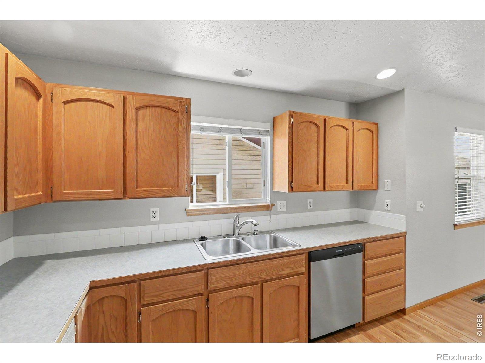 MLS Image #6 for 585  radiant drive,loveland, Colorado