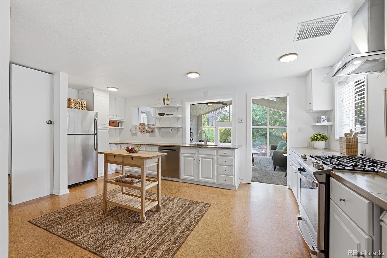 MLS Image #10 for 7822 w 17th avenue,denver, Colorado