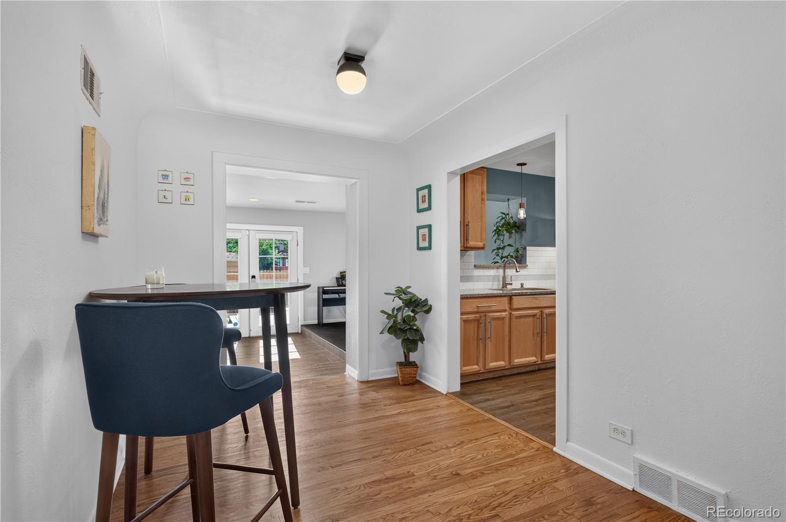 MLS Image #8 for 1135  elm street,denver, Colorado