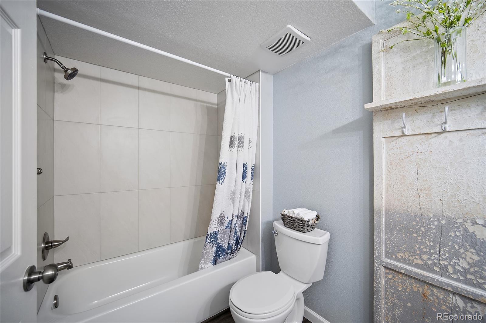 MLS Image #22 for 3600 s pierce street,denver, Colorado