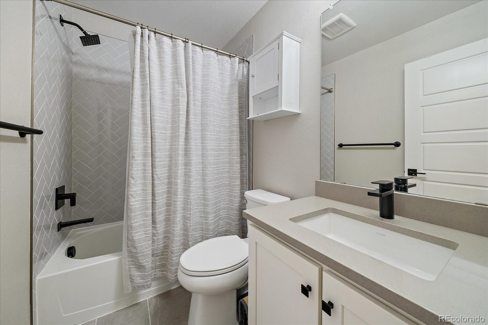 MLS Image #22 for 2002 s holly street,denver, Colorado