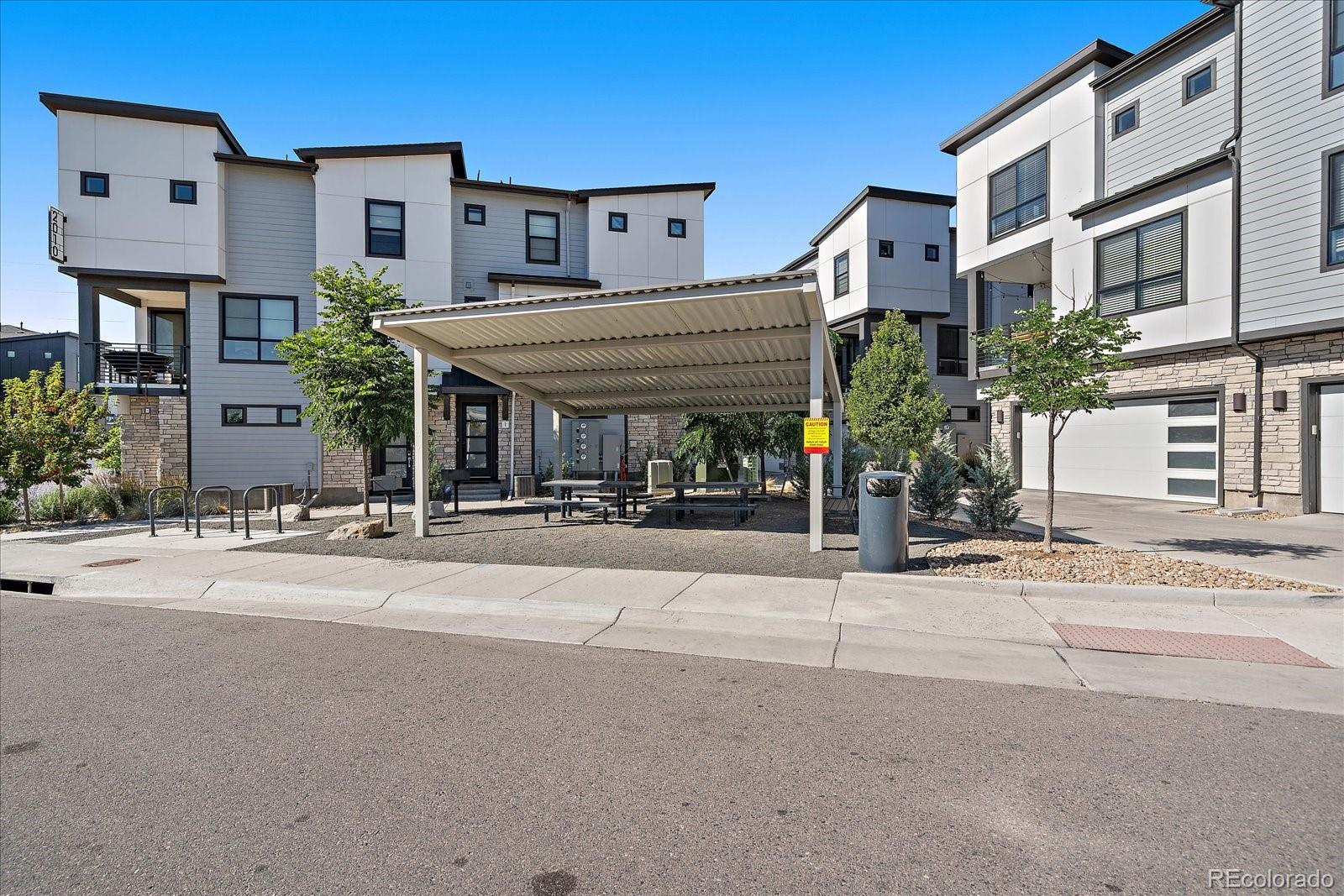 MLS Image #24 for 2002 s holly street,denver, Colorado