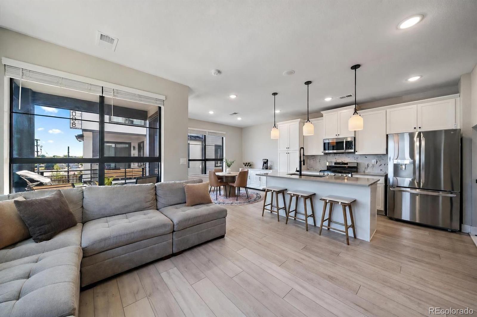 MLS Image #6 for 2002 s holly street,denver, Colorado