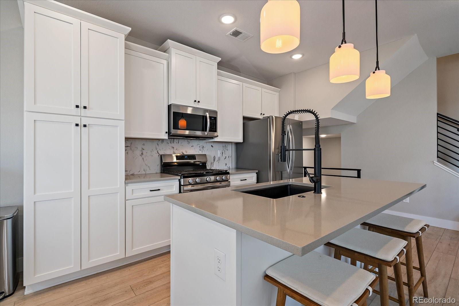 MLS Image #9 for 2002 s holly street,denver, Colorado
