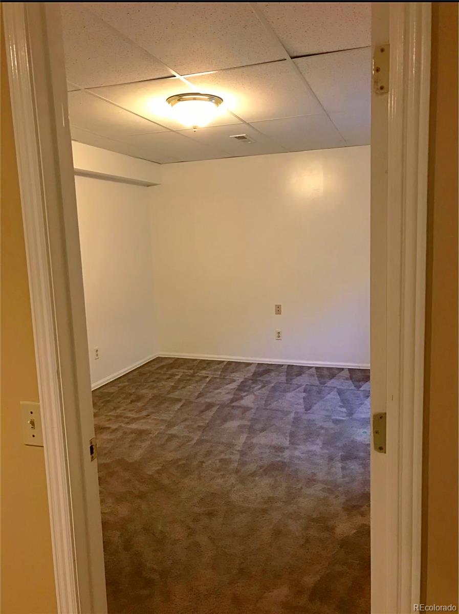 MLS Image #20 for 14574  andrews drive,denver, Colorado