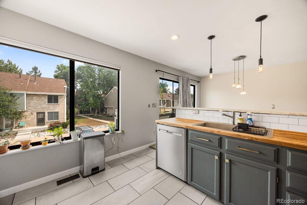 MLS Image #3 for 8755 w cornell avenue,lakewood, Colorado
