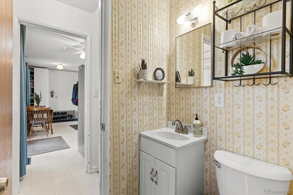 MLS Image #12 for 2337 s patton court,denver, Colorado