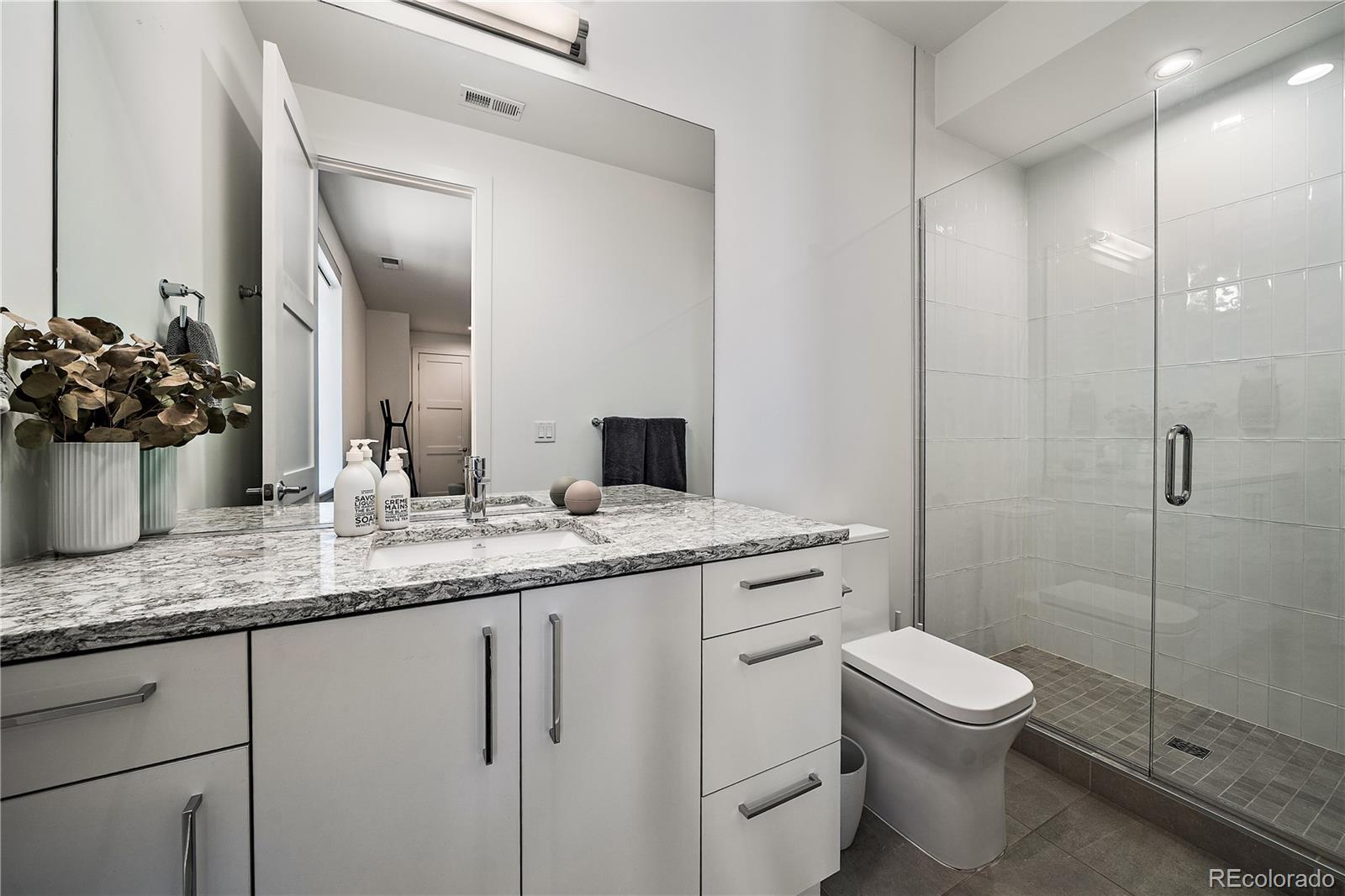 MLS Image #20 for 818  ash street,denver, Colorado