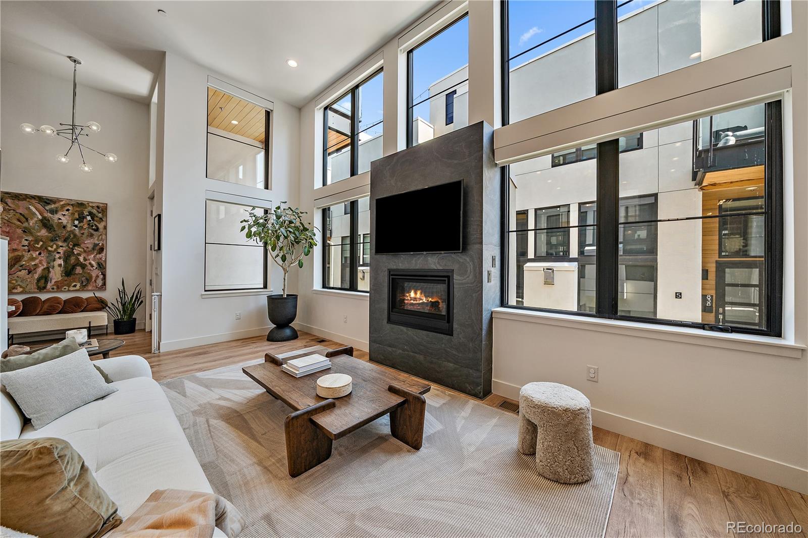 MLS Image #3 for 818  ash street,denver, Colorado