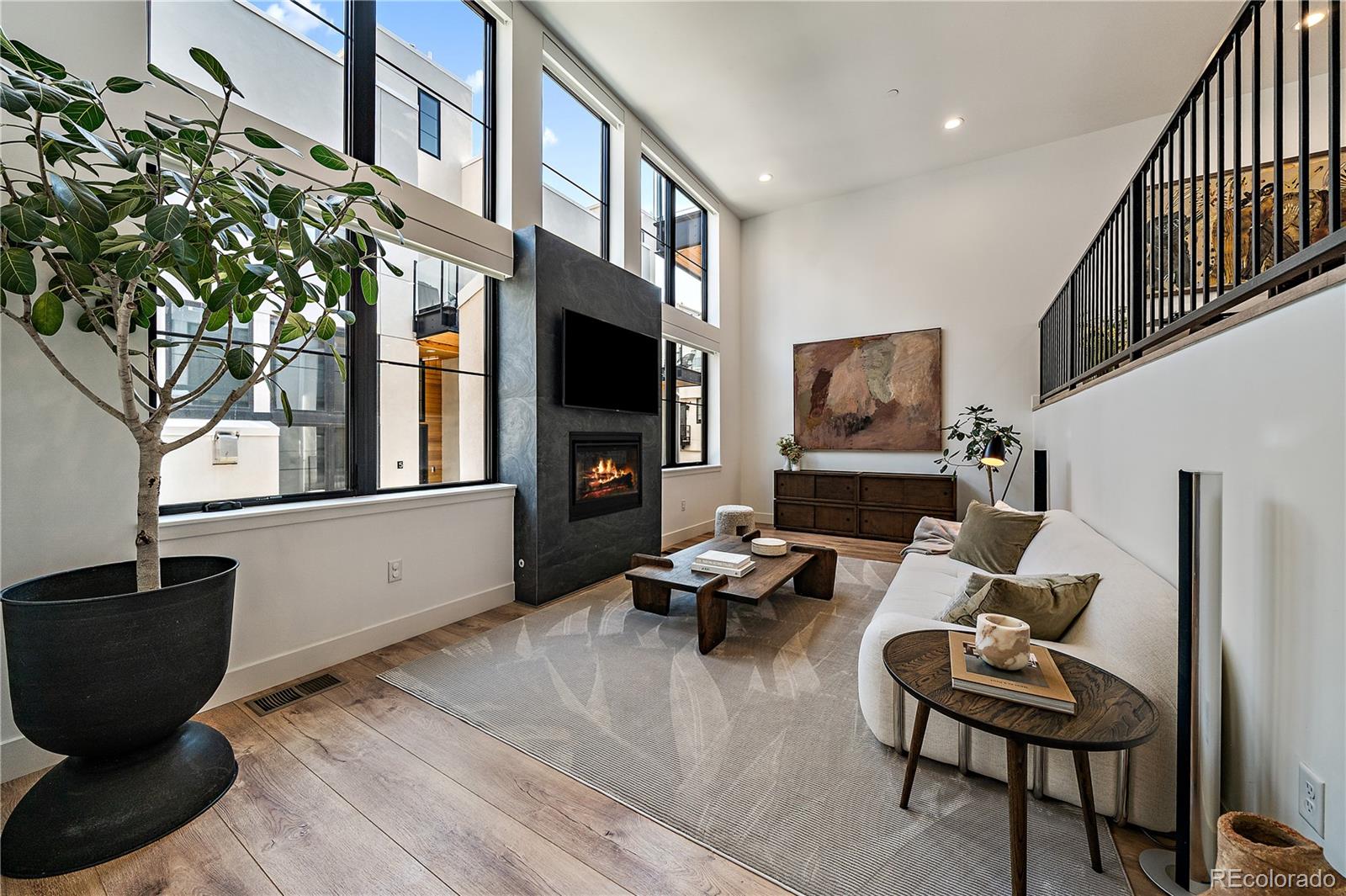 MLS Image #5 for 818  ash street,denver, Colorado