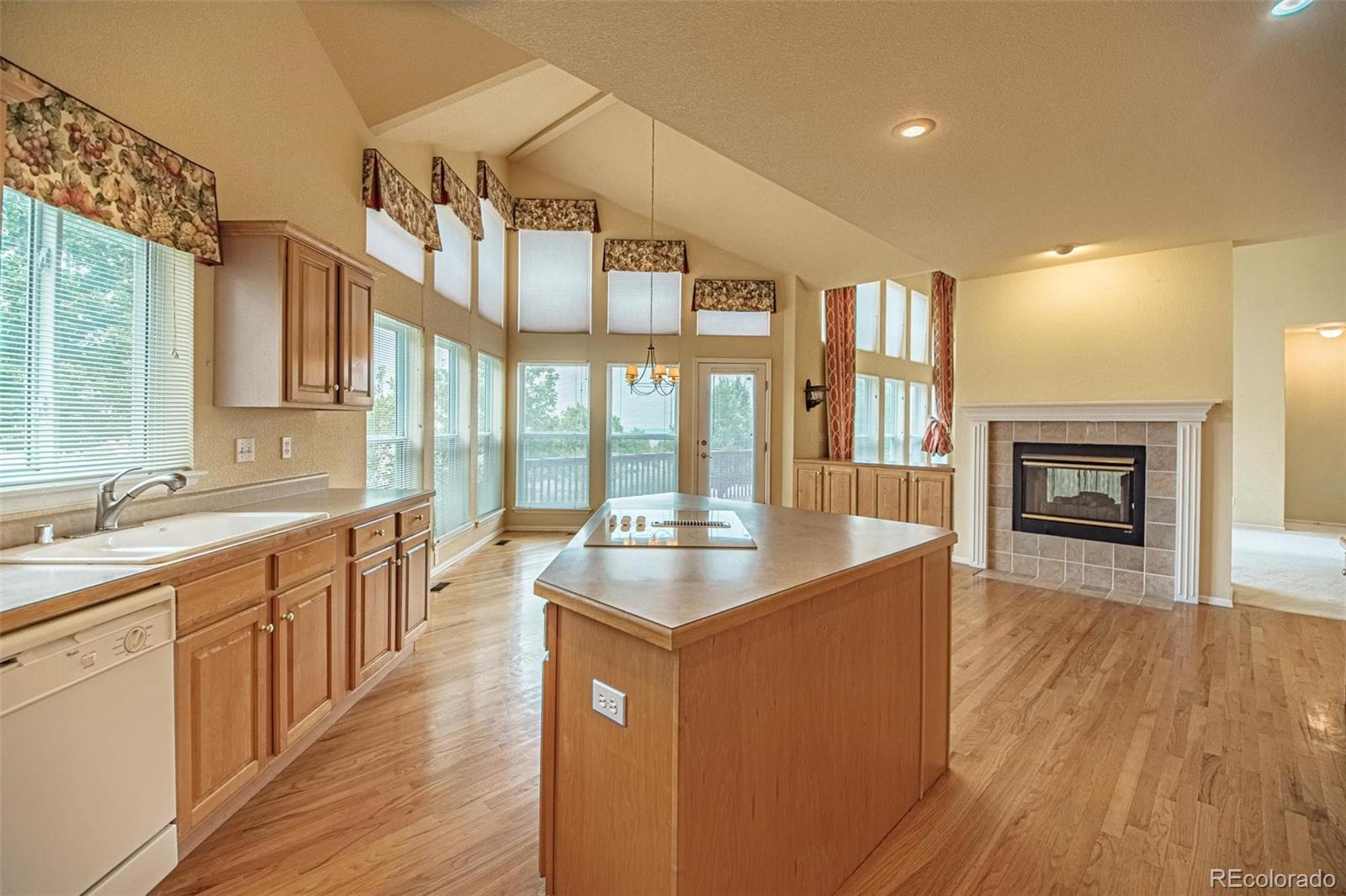 MLS Image #4 for 5755  huffman court,colorado springs, Colorado