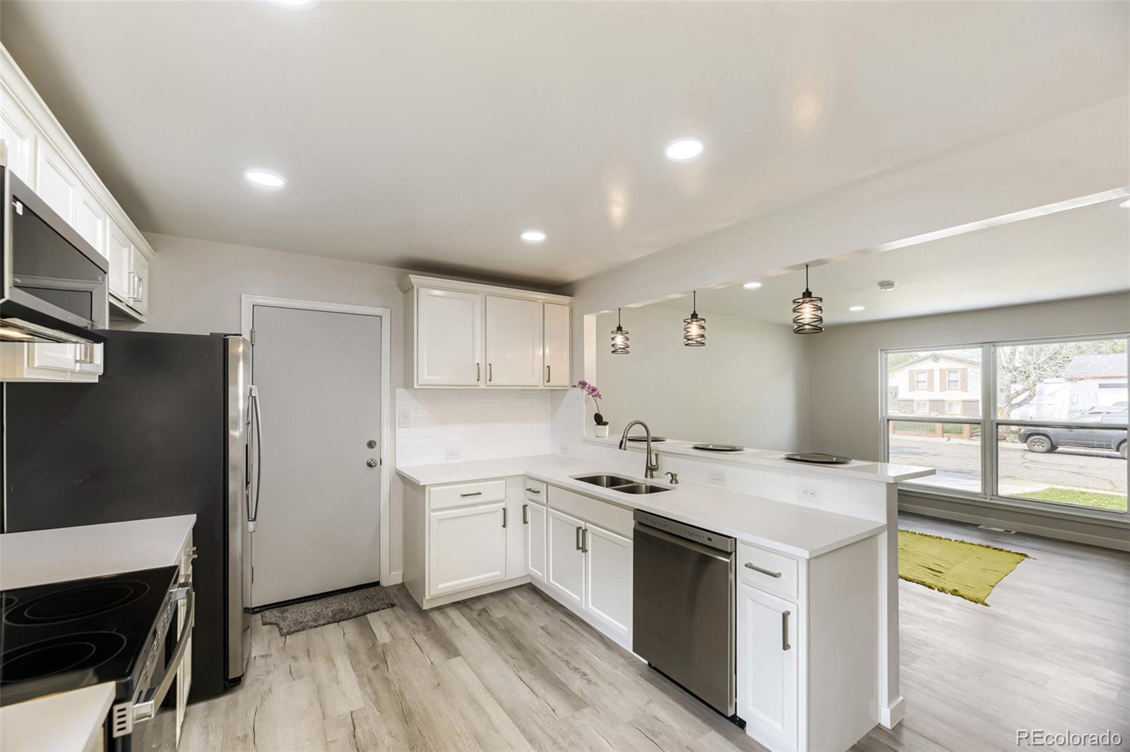 MLS Image #2 for 1026  mobile street,aurora, Colorado