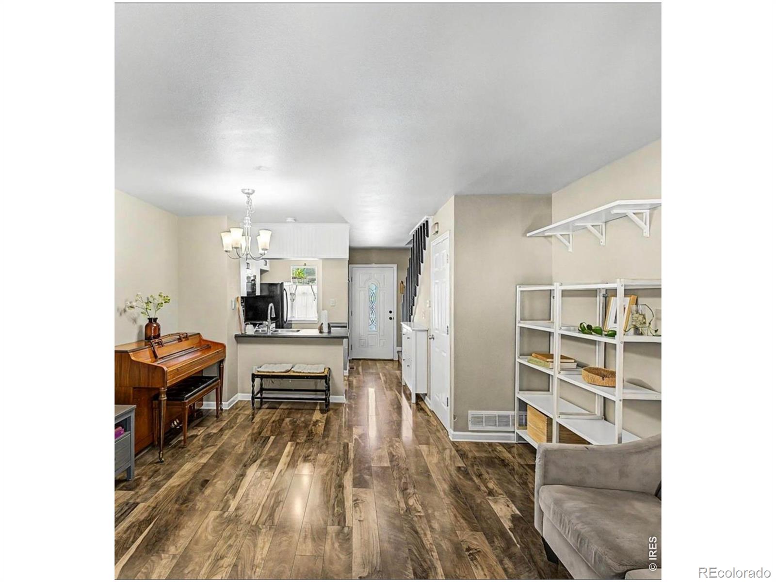 MLS Image #2 for 8198 s columbine court,centennial, Colorado