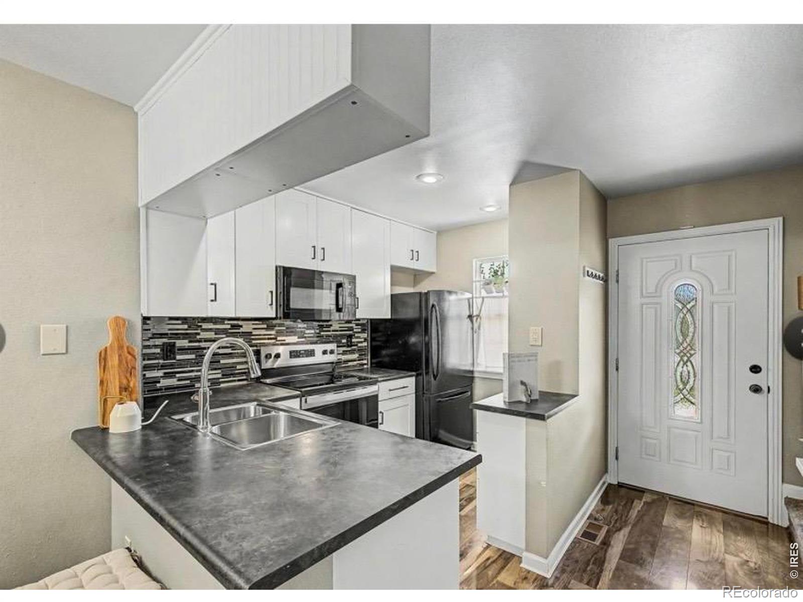 MLS Image #4 for 8198 s columbine court,centennial, Colorado