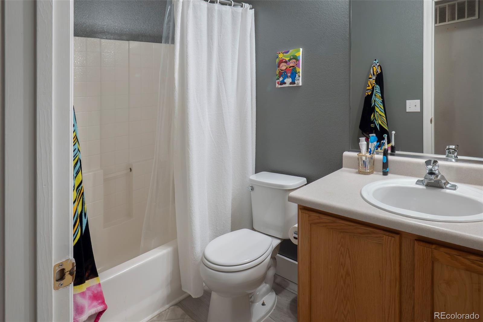 MLS Image #11 for 21376 e 40th place,denver, Colorado