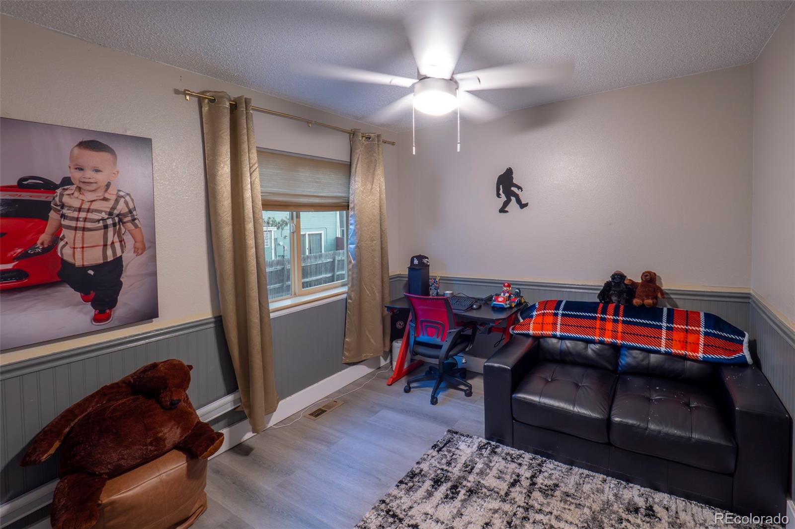 MLS Image #8 for 21376 e 40th place,denver, Colorado