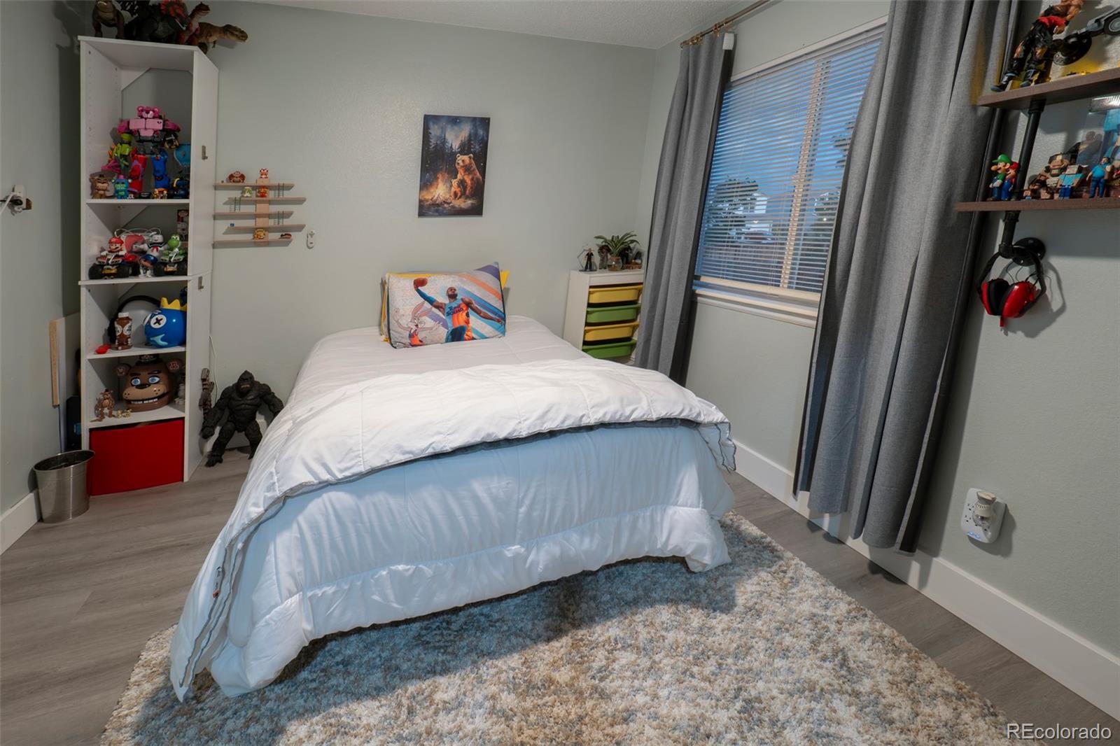 MLS Image #9 for 21376 e 40th place,denver, Colorado