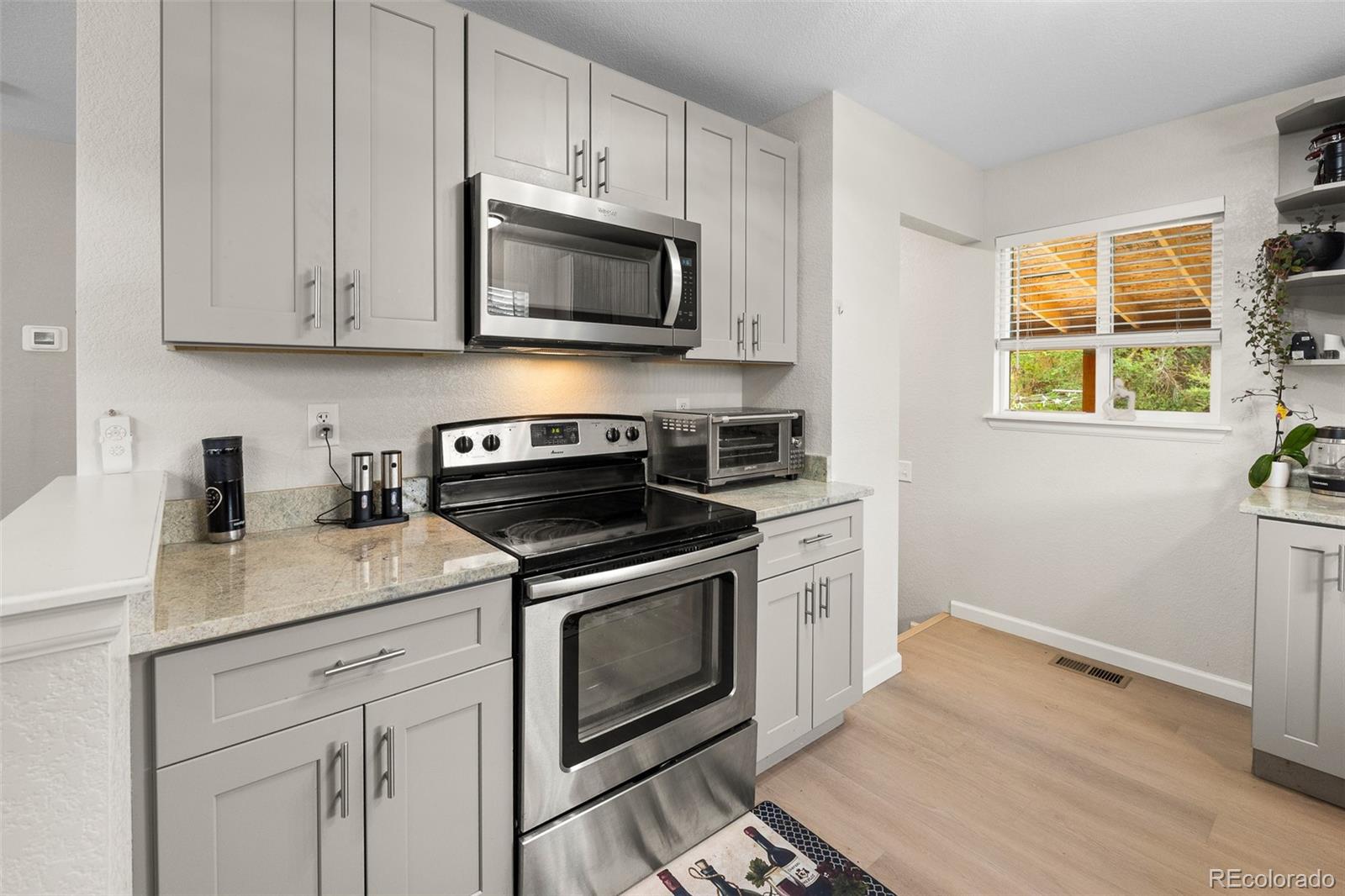 MLS Image #20 for 2041  samuel drive,denver, Colorado