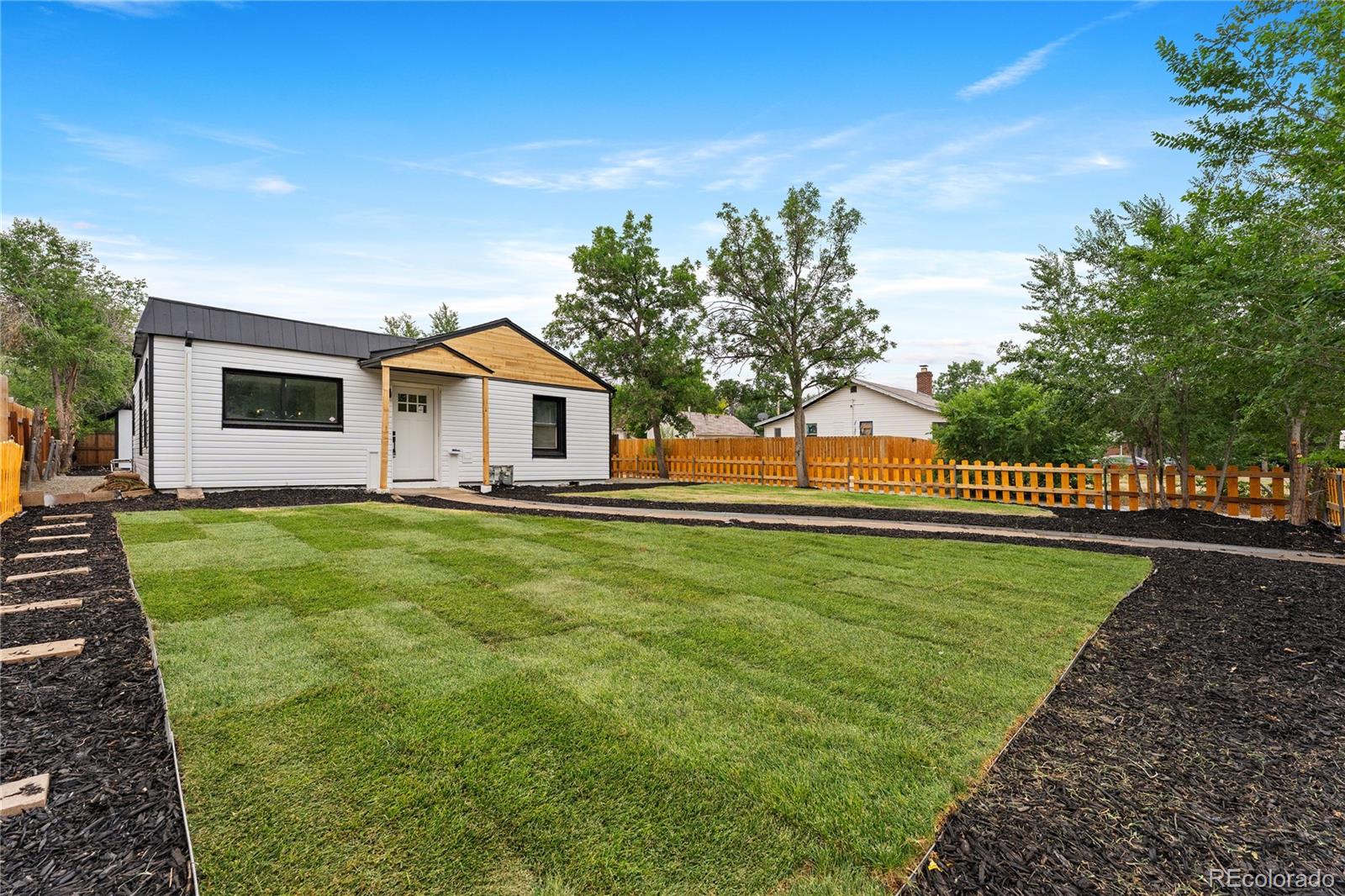 MLS Image #3 for 1716  nome street,aurora, Colorado
