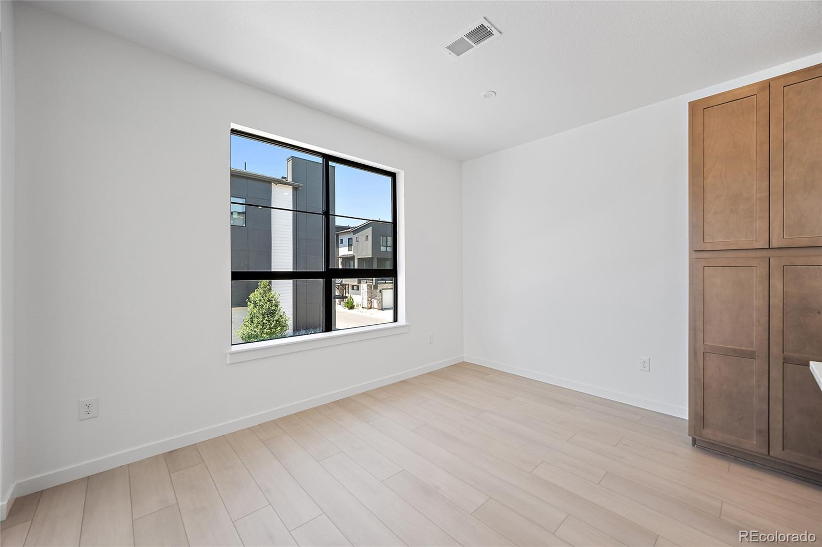 MLS Image #10 for 2020 s holly street,denver, Colorado