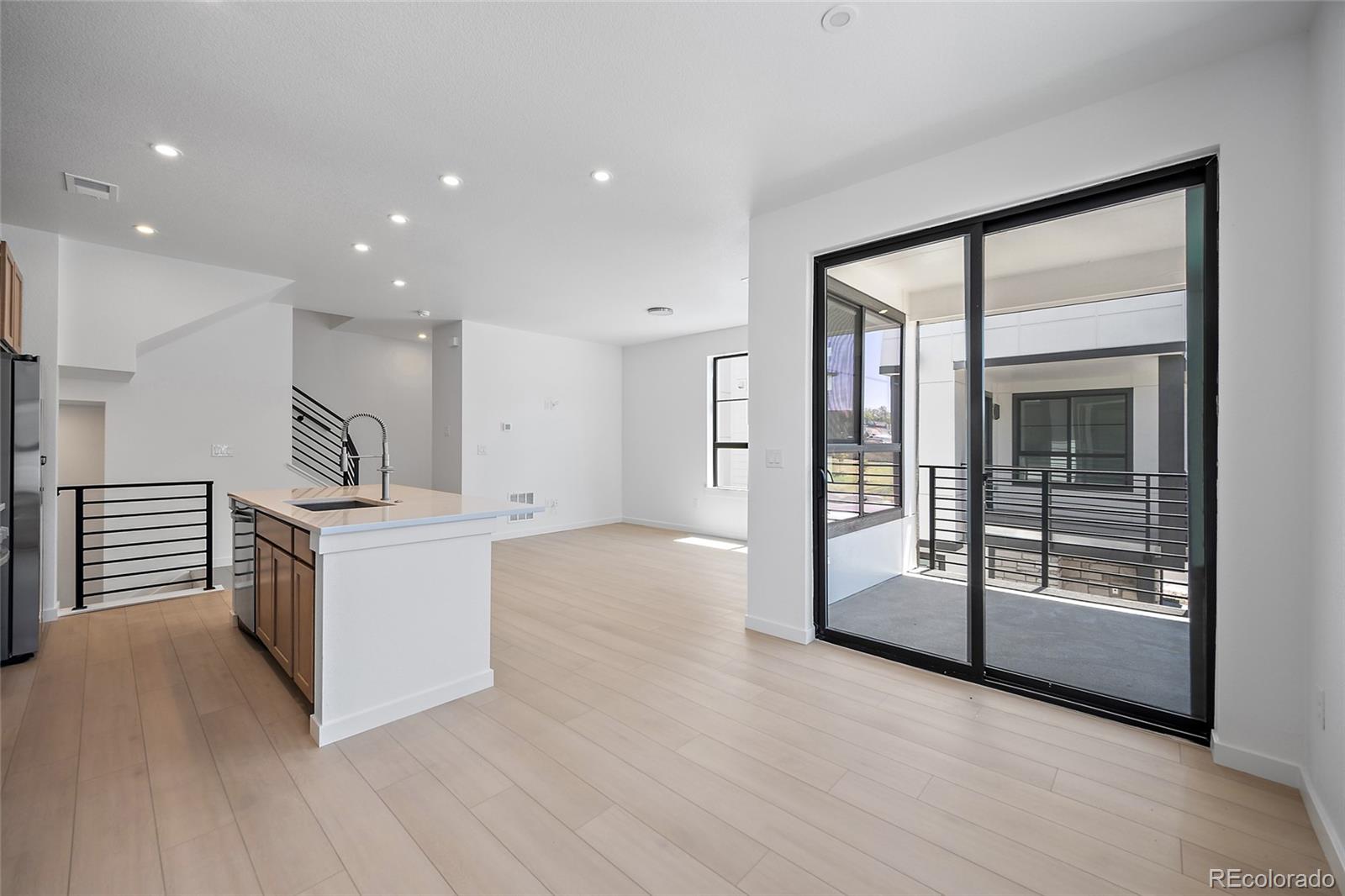 MLS Image #11 for 2020 s holly street,denver, Colorado