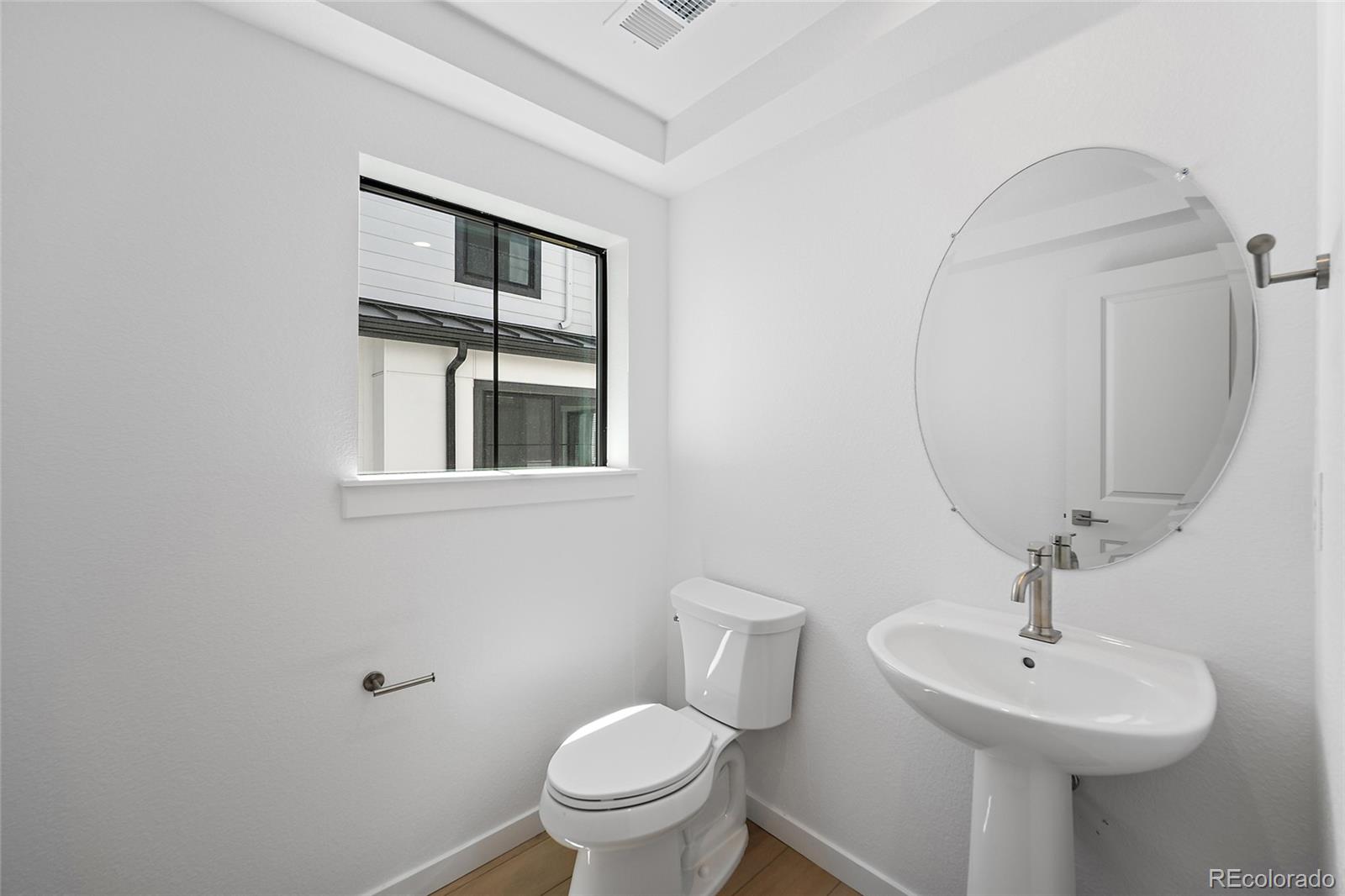 MLS Image #14 for 2020 s holly street,denver, Colorado