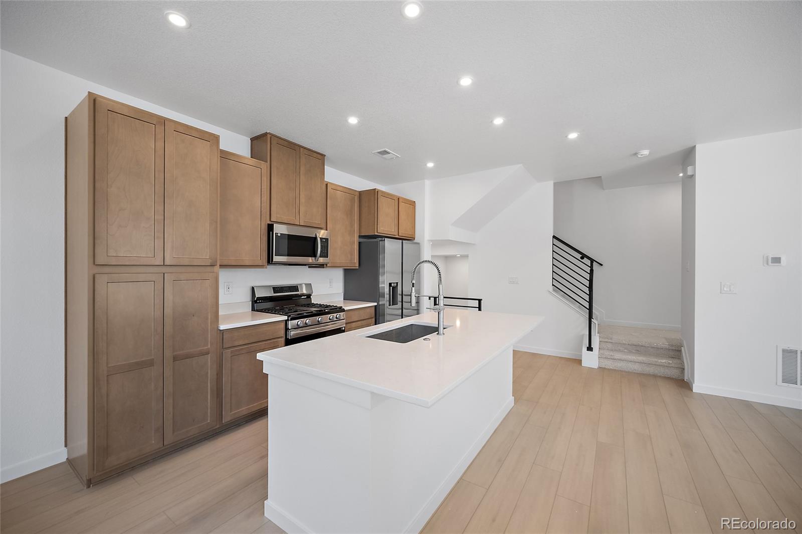 MLS Image #6 for 2020 s holly street,denver, Colorado