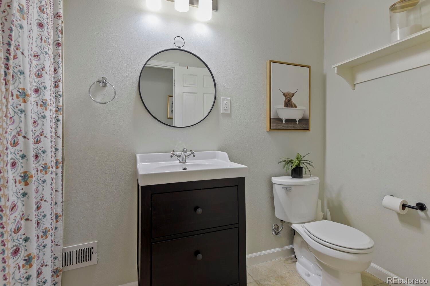 MLS Image #17 for 2555 e maplewood avenue,littleton, Colorado