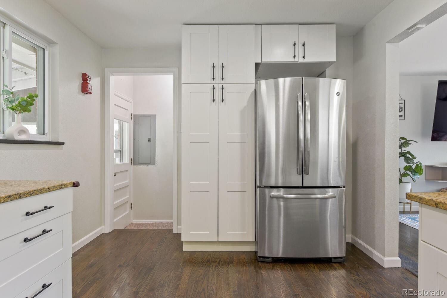 MLS Image #7 for 2555 e maplewood avenue,littleton, Colorado