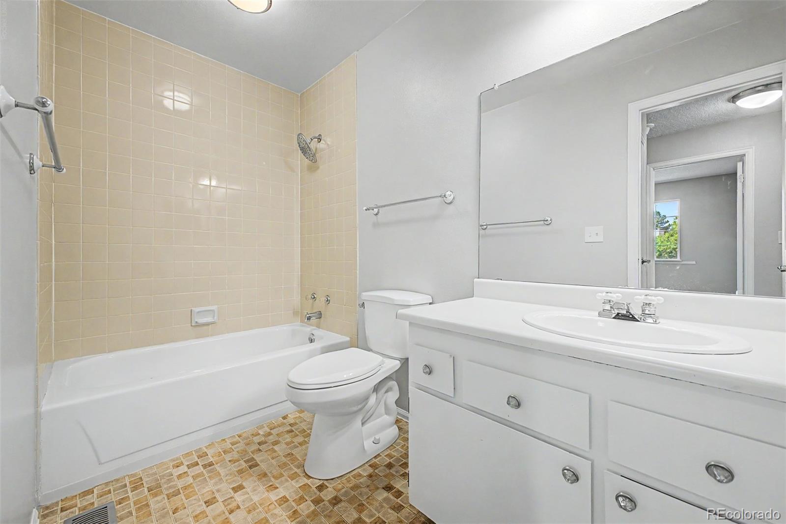 MLS Image #19 for 240  quail ridge circle,littleton, Colorado