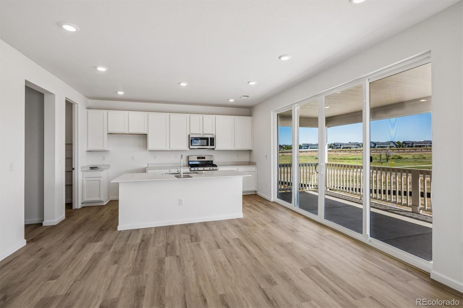 MLS Image #6 for 448 s rifle street,aurora, Colorado