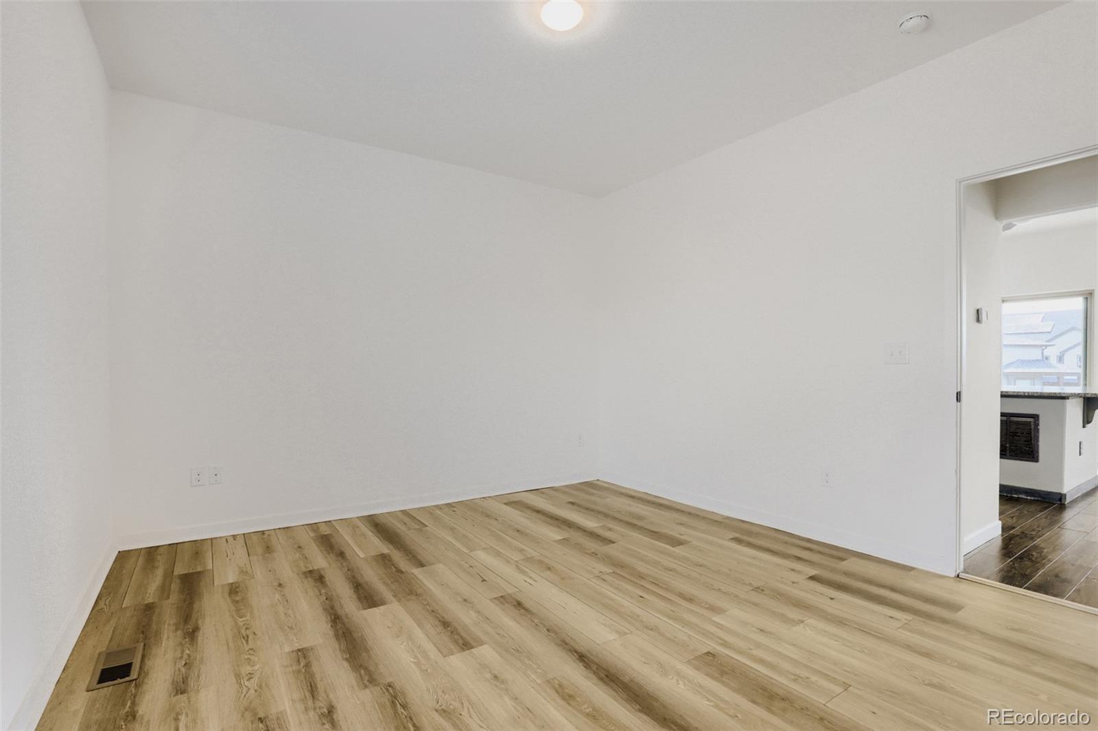 MLS Image #14 for 19196 e 55th avenue,denver, Colorado
