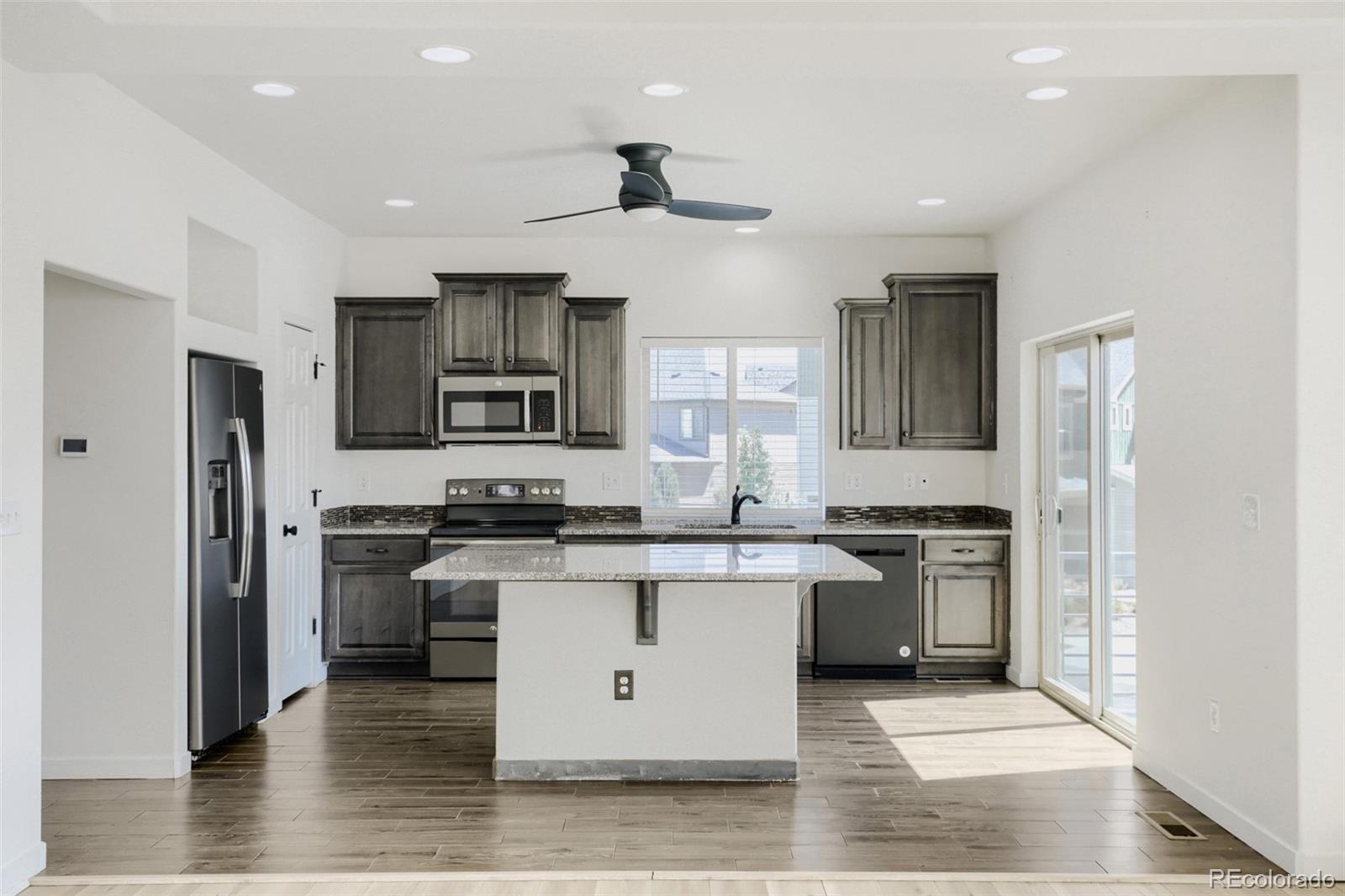 MLS Image #7 for 19196 e 55th avenue,denver, Colorado