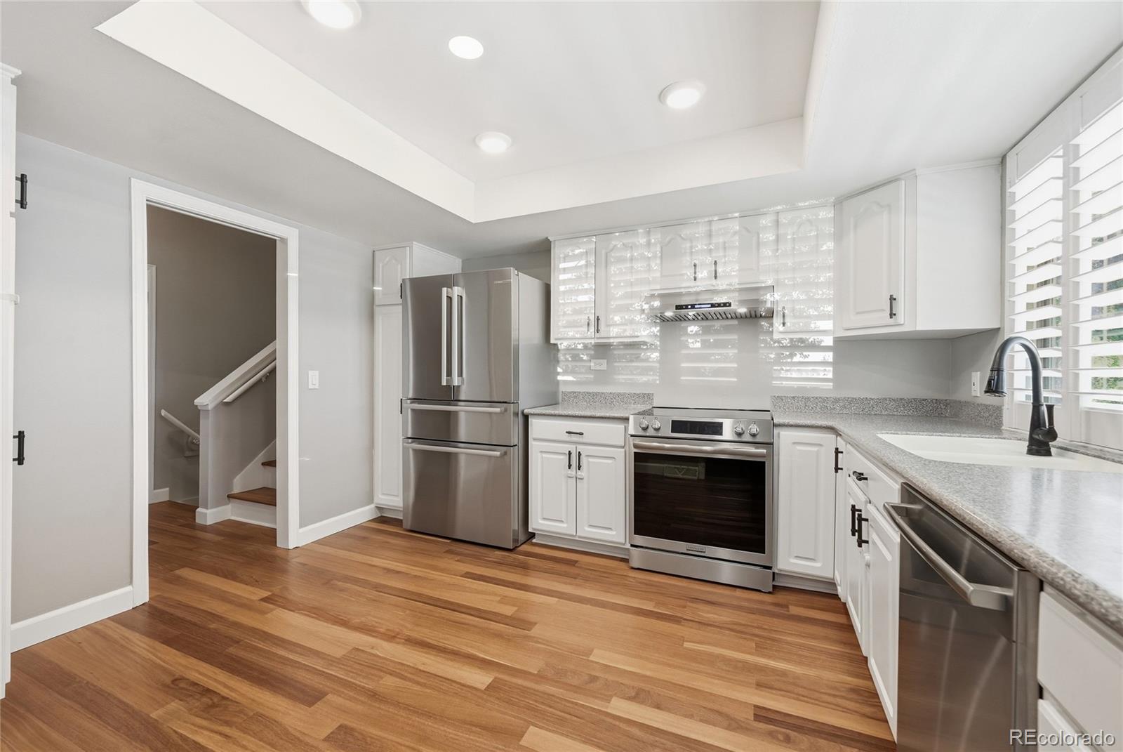 MLS Image #10 for 740 s kline way,denver, Colorado