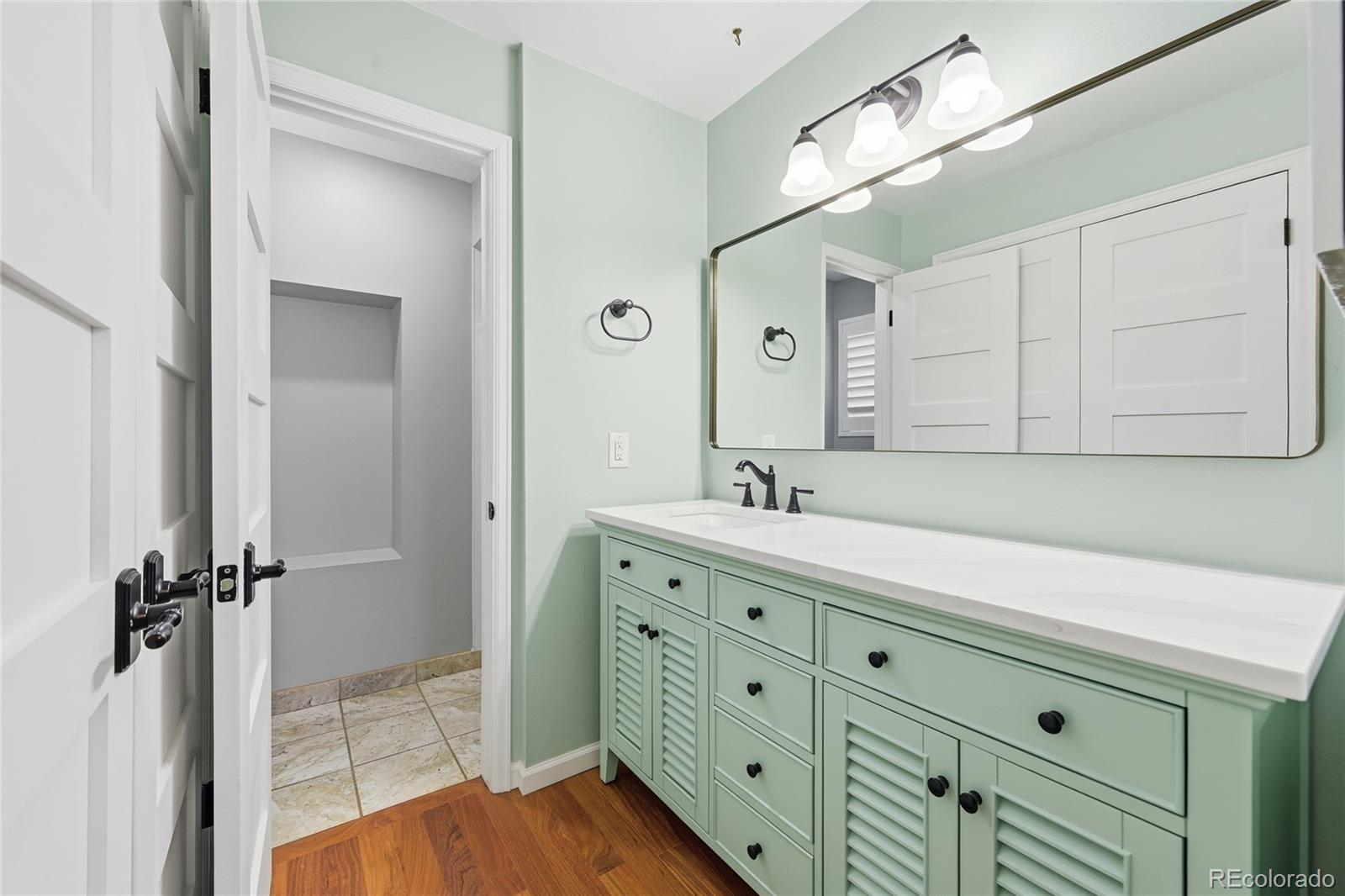MLS Image #14 for 740 s kline way,denver, Colorado