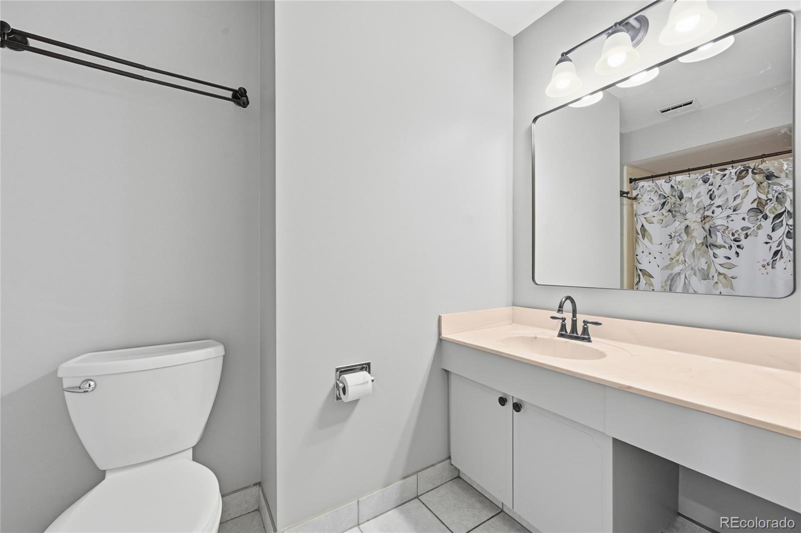 MLS Image #18 for 740 s kline way,denver, Colorado