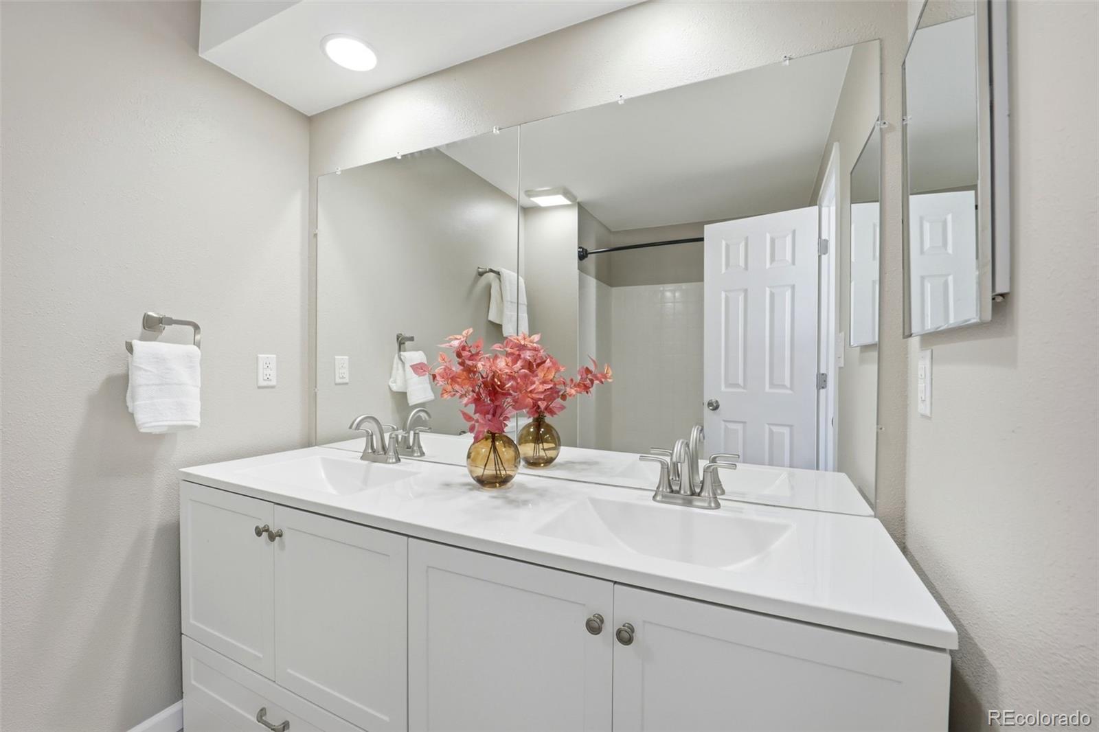 MLS Image #20 for 3085 s macon circle,aurora, Colorado