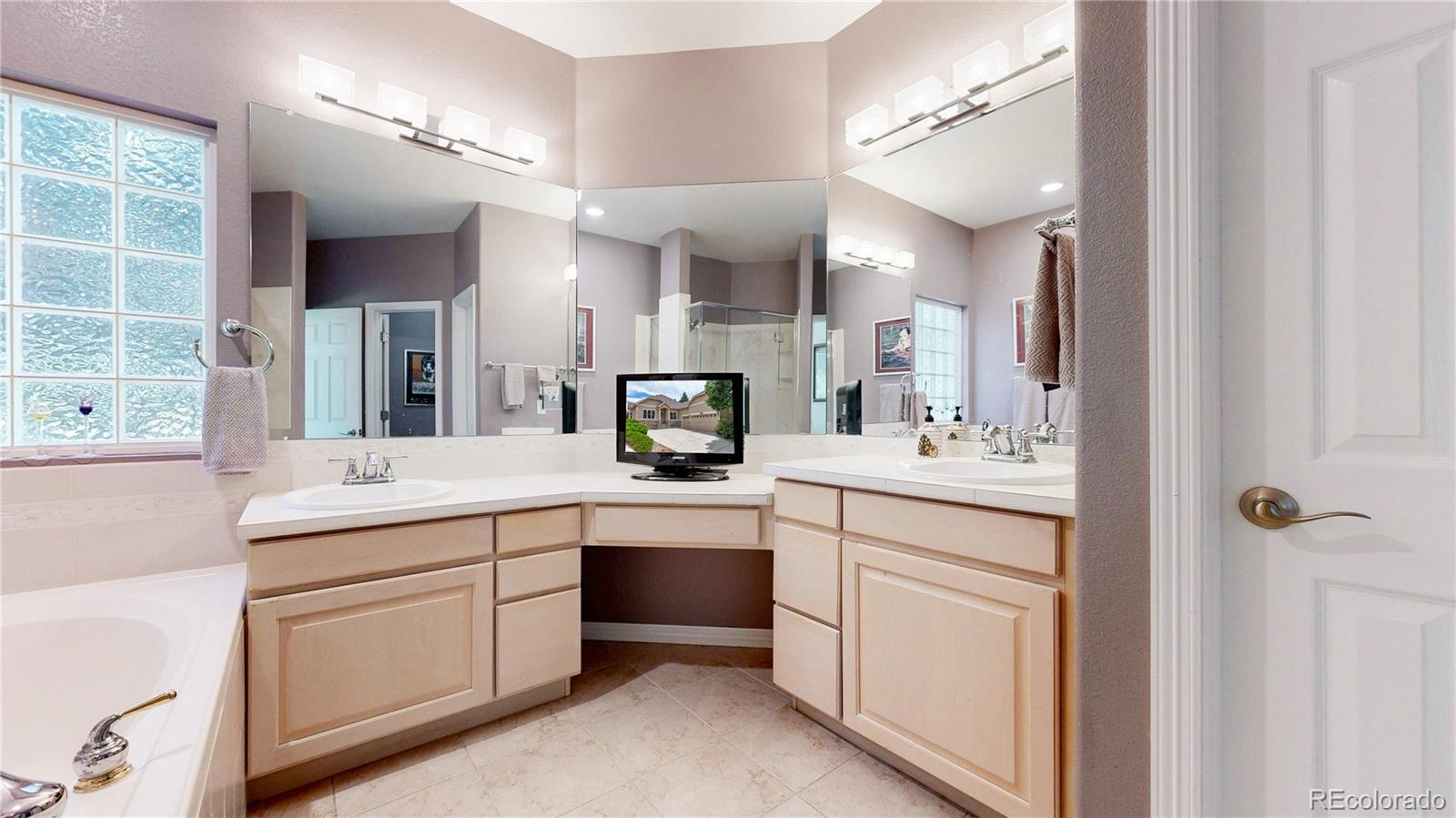 MLS Image #24 for 22132 e quarto place,aurora, Colorado