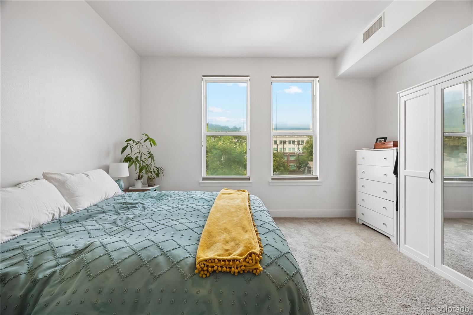 MLS Image #15 for 1738 n franklin street,denver, Colorado