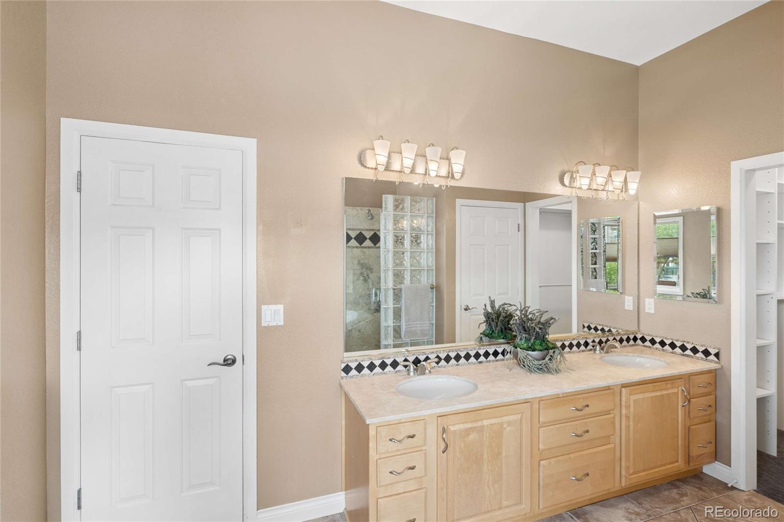 MLS Image #32 for 5497 s zang court,littleton, Colorado