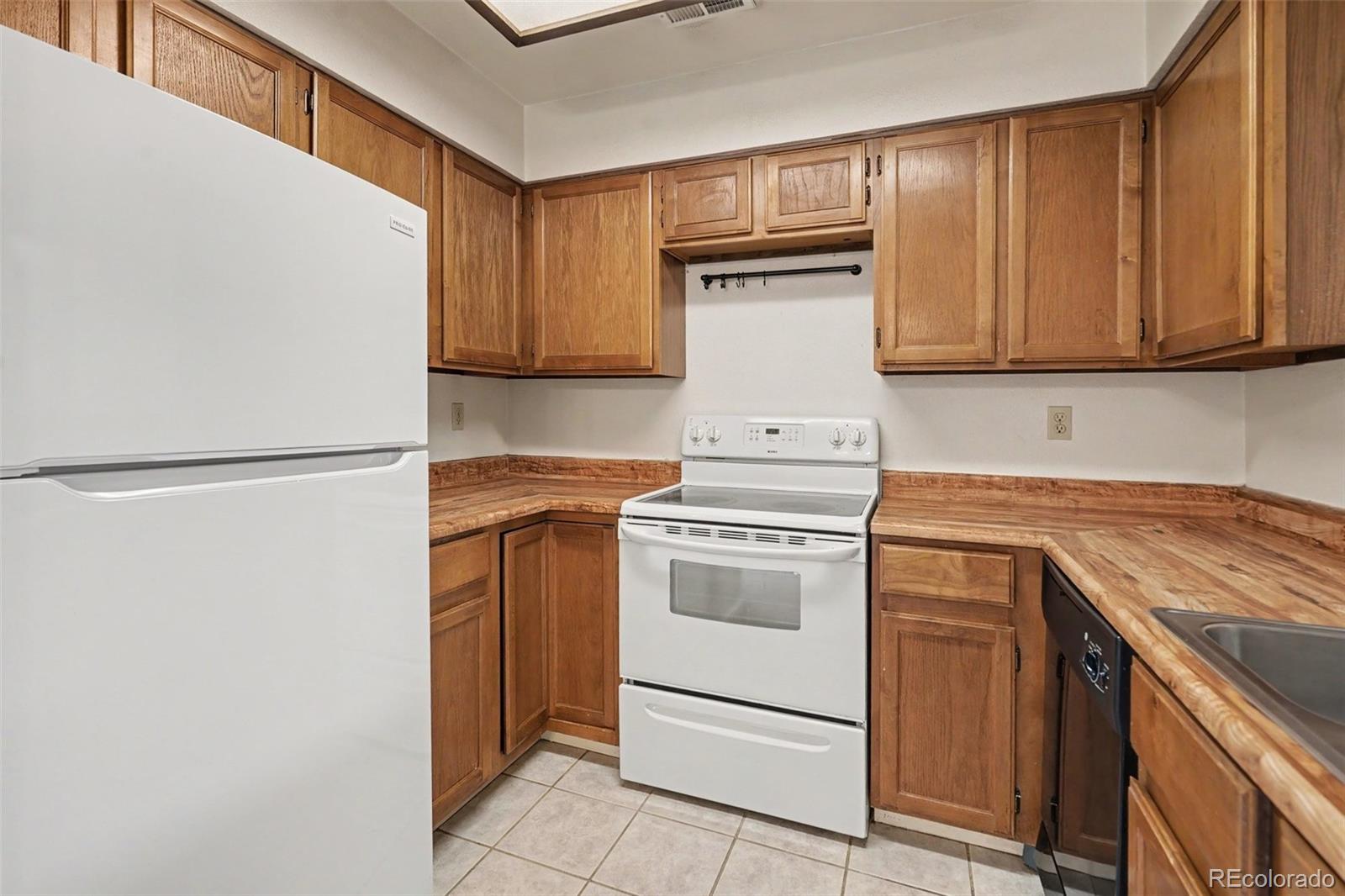 MLS Image #3 for 8106  gray court 468,arvada, Colorado